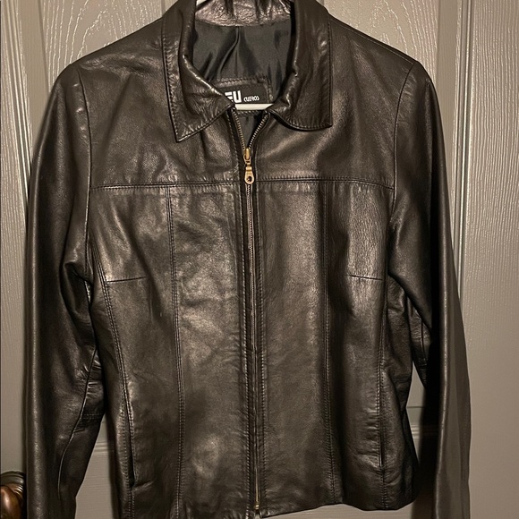 None Jackets & Blazers - Gorgeous Classic Women's Black Leather Jacket (M)